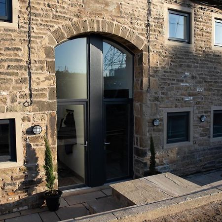 Unique Barn Conversion In Saddleworth Олдем Екстер'єр фото