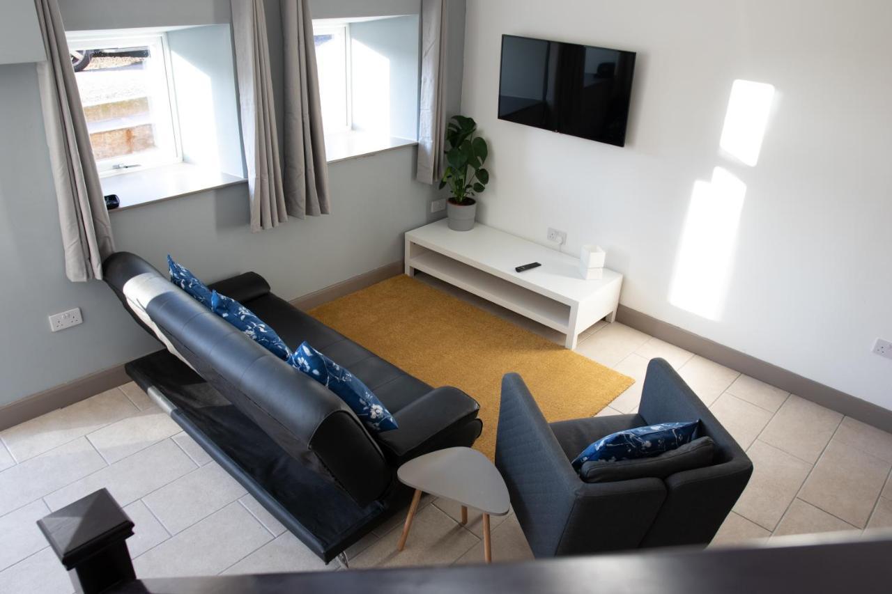 Unique Barn Conversion In Saddleworth Олдем Екстер'єр фото