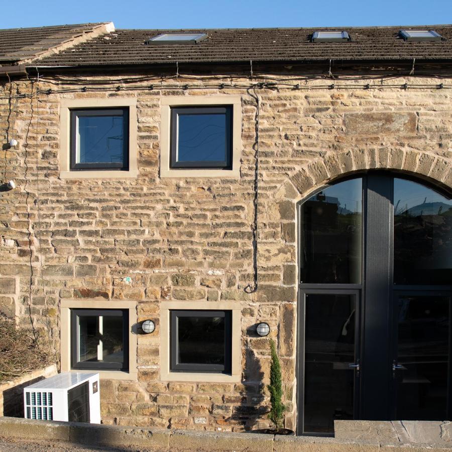 Unique Barn Conversion In Saddleworth Олдем Екстер'єр фото