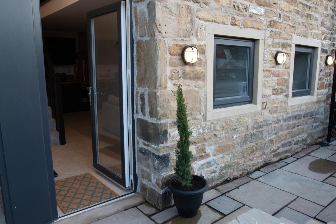 Unique Barn Conversion In Saddleworth Олдем Екстер'єр фото