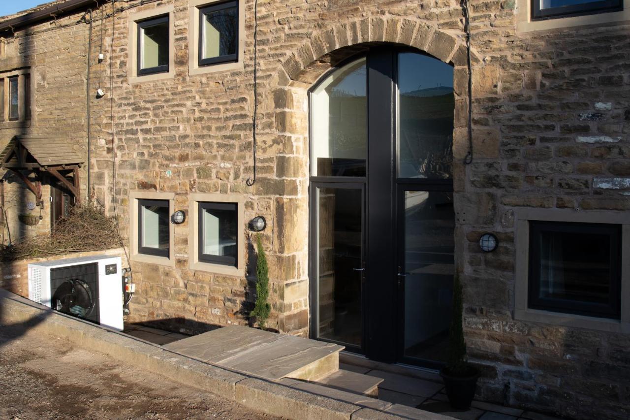 Unique Barn Conversion In Saddleworth Олдем Екстер'єр фото
