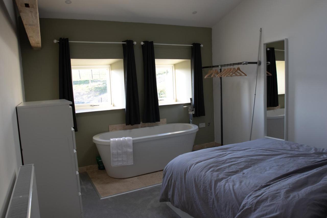 Unique Barn Conversion In Saddleworth Олдем Екстер'єр фото