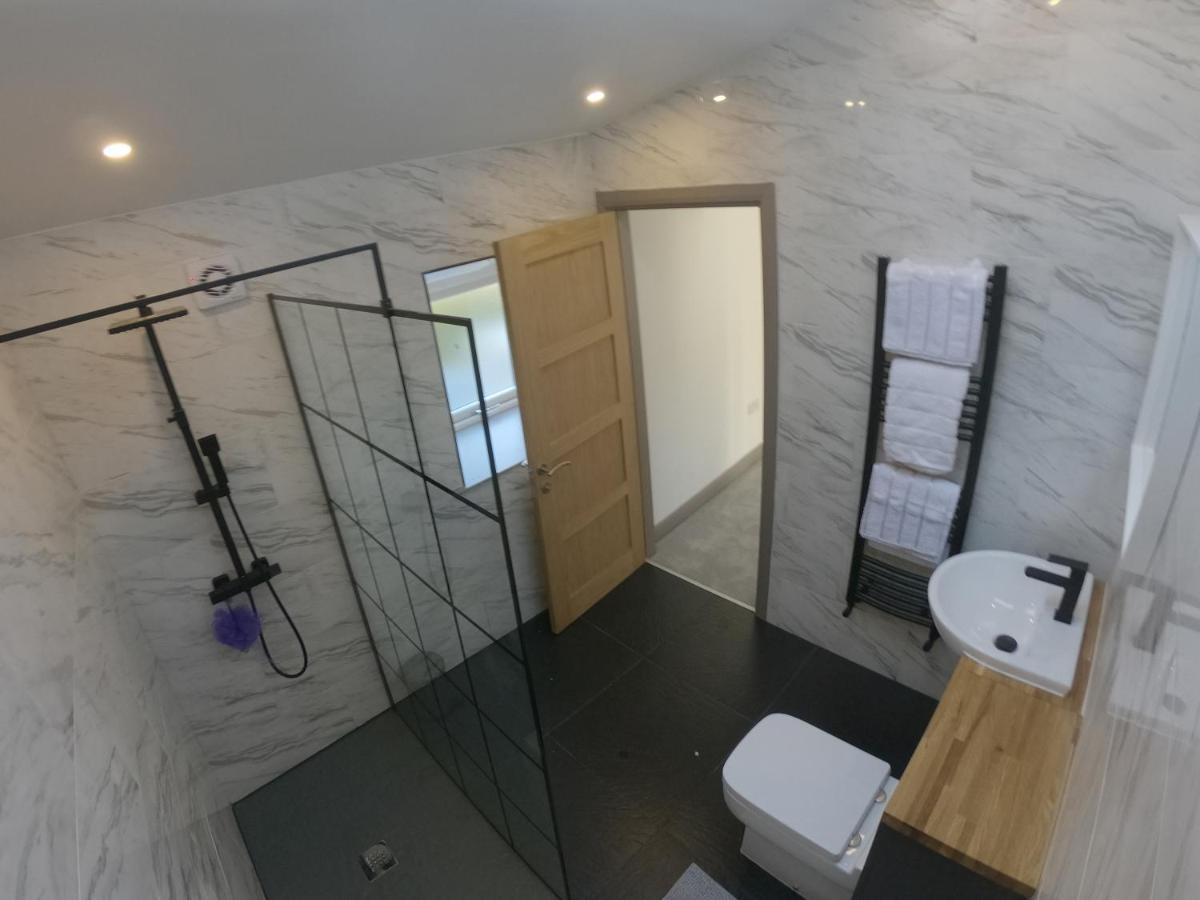 Unique Barn Conversion In Saddleworth Олдем Екстер'єр фото