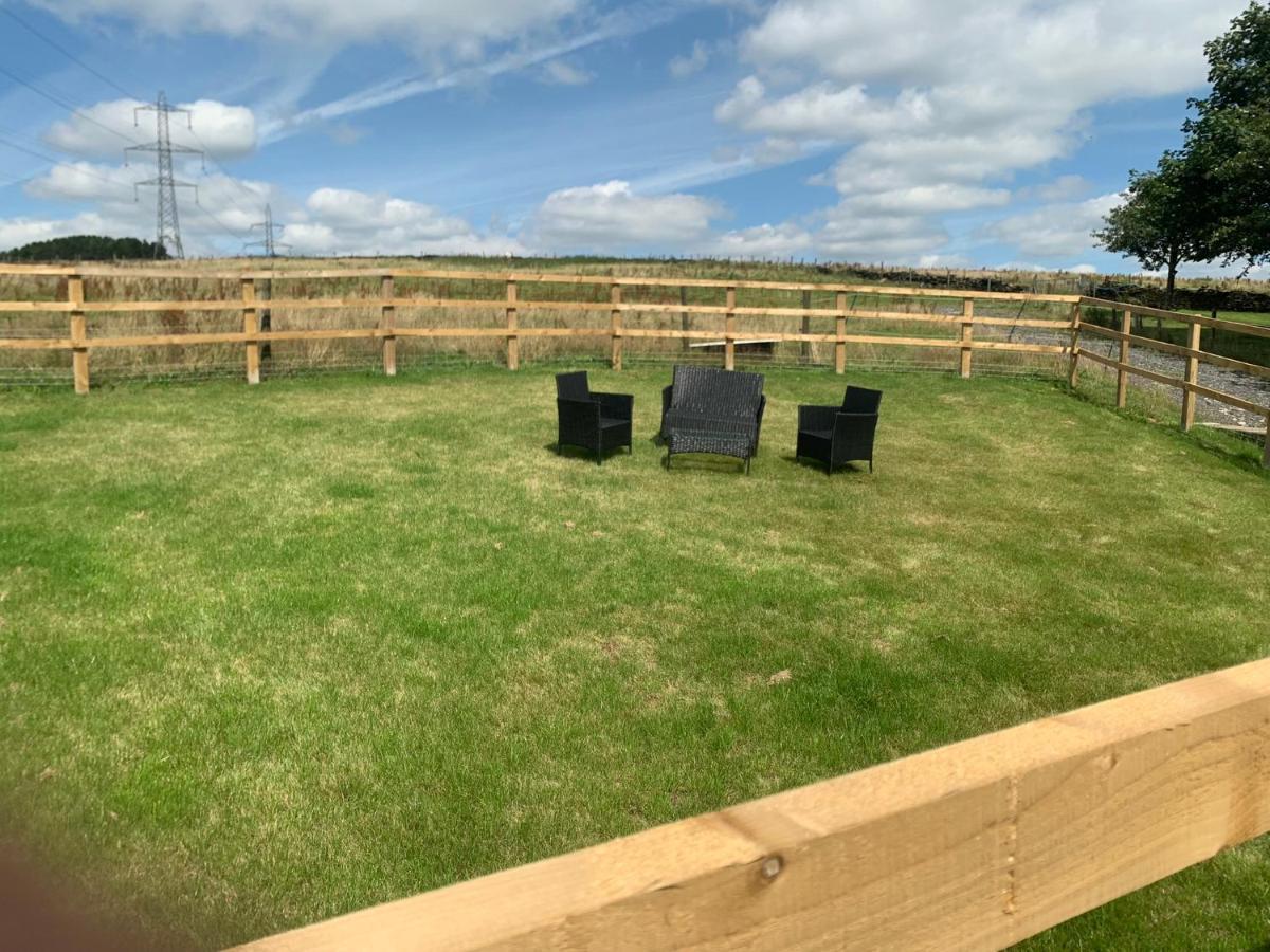 Unique Barn Conversion In Saddleworth Олдем Екстер'єр фото